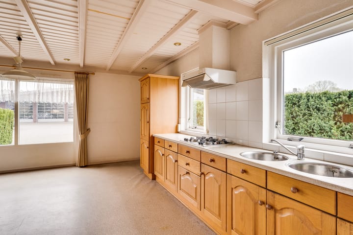 Photo 42 of Leeuwstraat 88