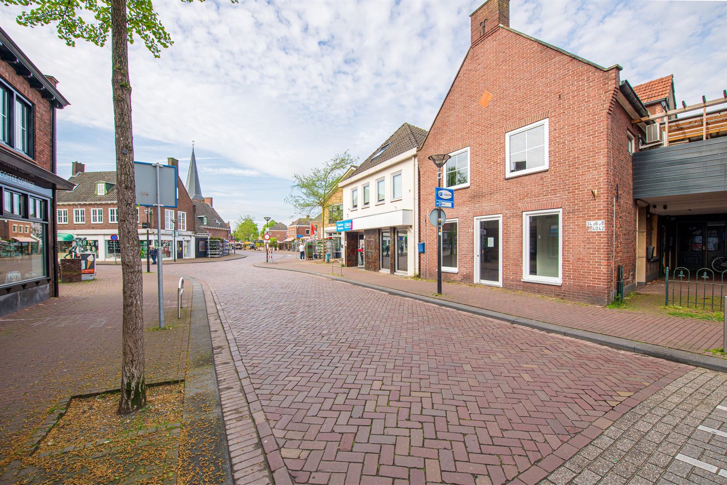 View photo 3 of Hogestraat 44