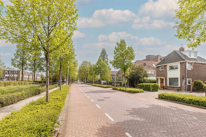 Bekijk foto 36 van Graaf Florisweg 56