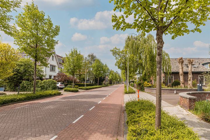 Bekijk foto 37 van Graaf Florisweg 56