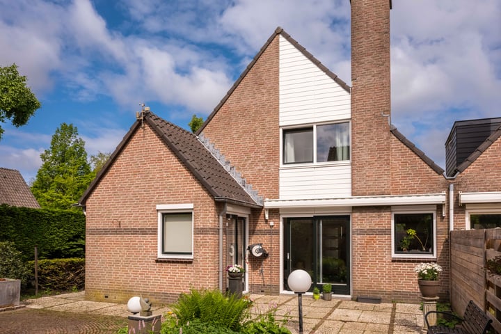 Marga Klompéstraat 2