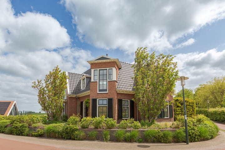 Photo 2 of Zeedijk 1