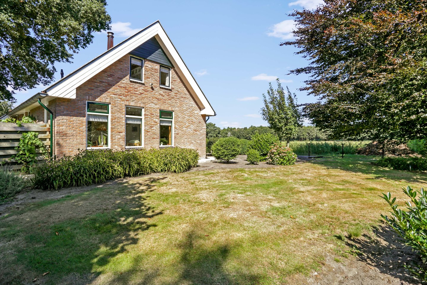 Bekijk foto 2 van Jeulenwijk 104