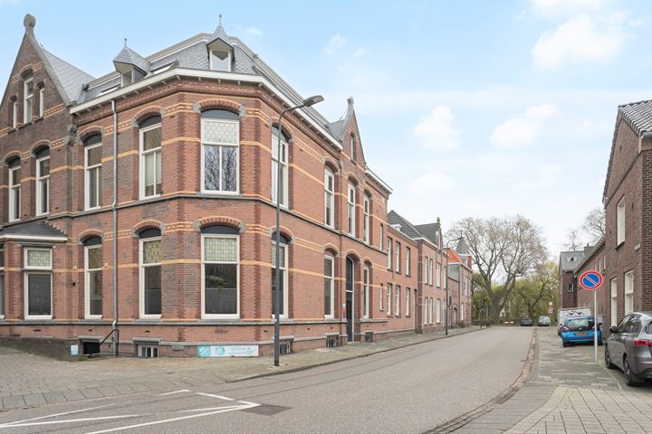 Bekijk foto 18 van Halvemaanstraat 5