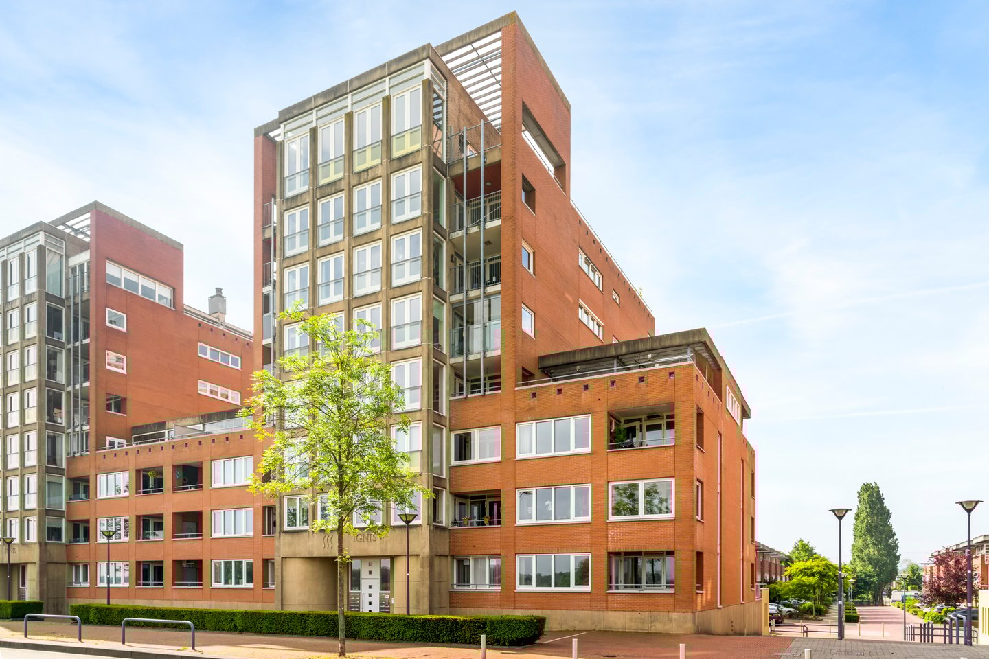 Bekijk foto 1 van Maasboulevard 287