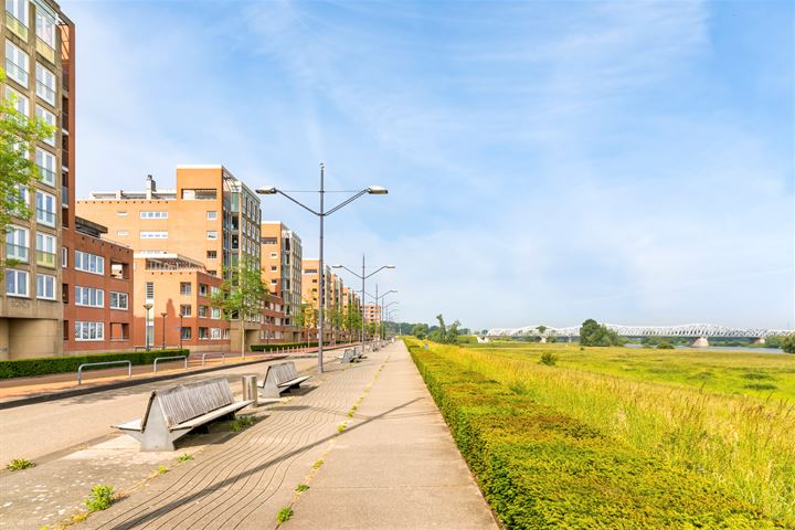 Bekijk foto 41 van Maasboulevard 287