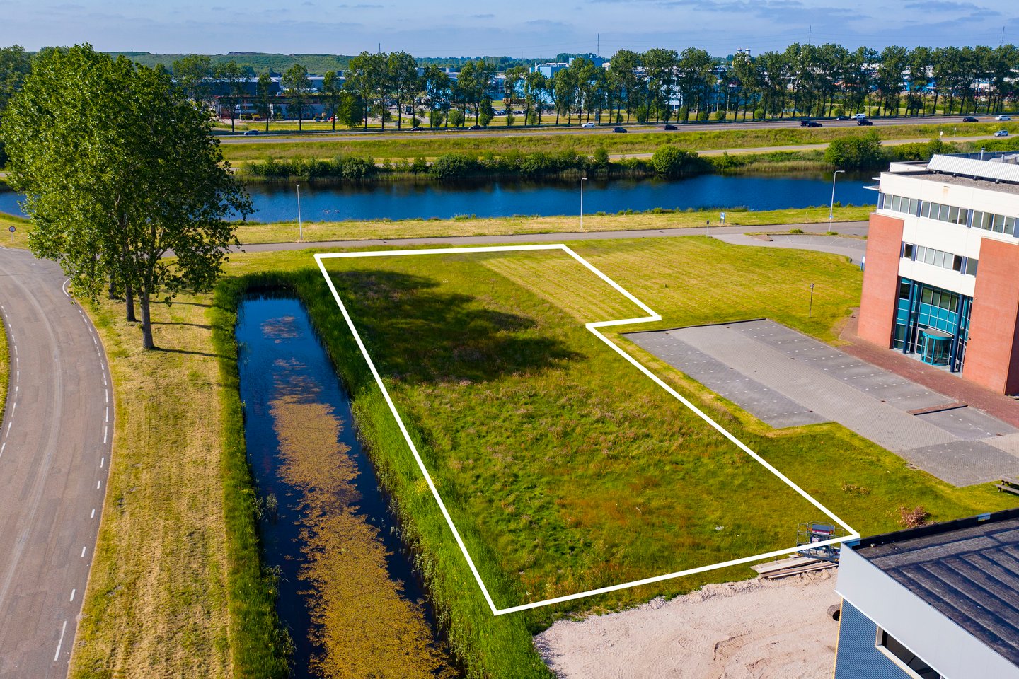 Bekijk foto 1 van Businesspark Friesland-West 41