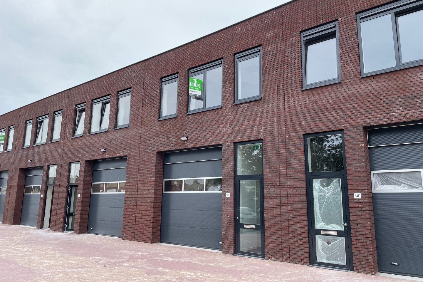 Bekijk foto 1 van Staringlaan 14 F