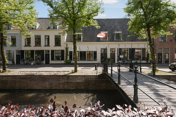 Bekijk foto 1 van Zuidsingel 15