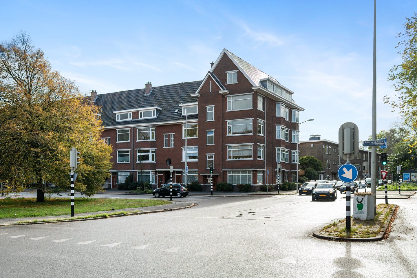 View photo 2 of Thorbeckelaan 330