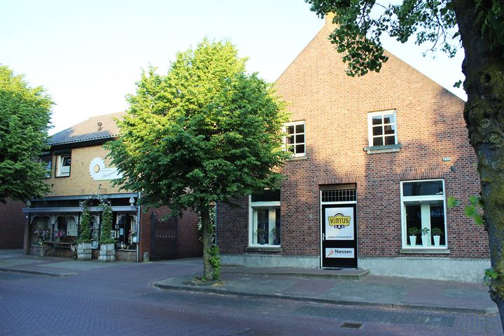 Dorpsstraat 8-8a-8b, Roggel