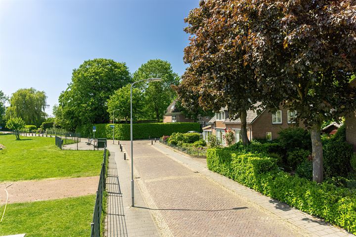 Bekijk foto 32 van Prins Bernhardlaan 17