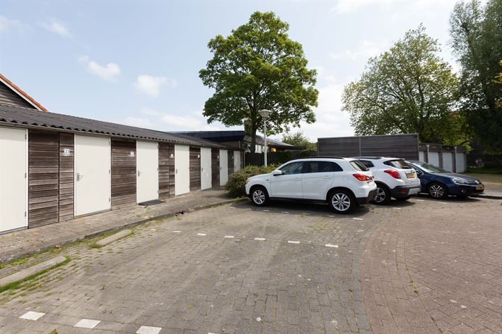 Bekijk foto 42 van Tulpstraat 33