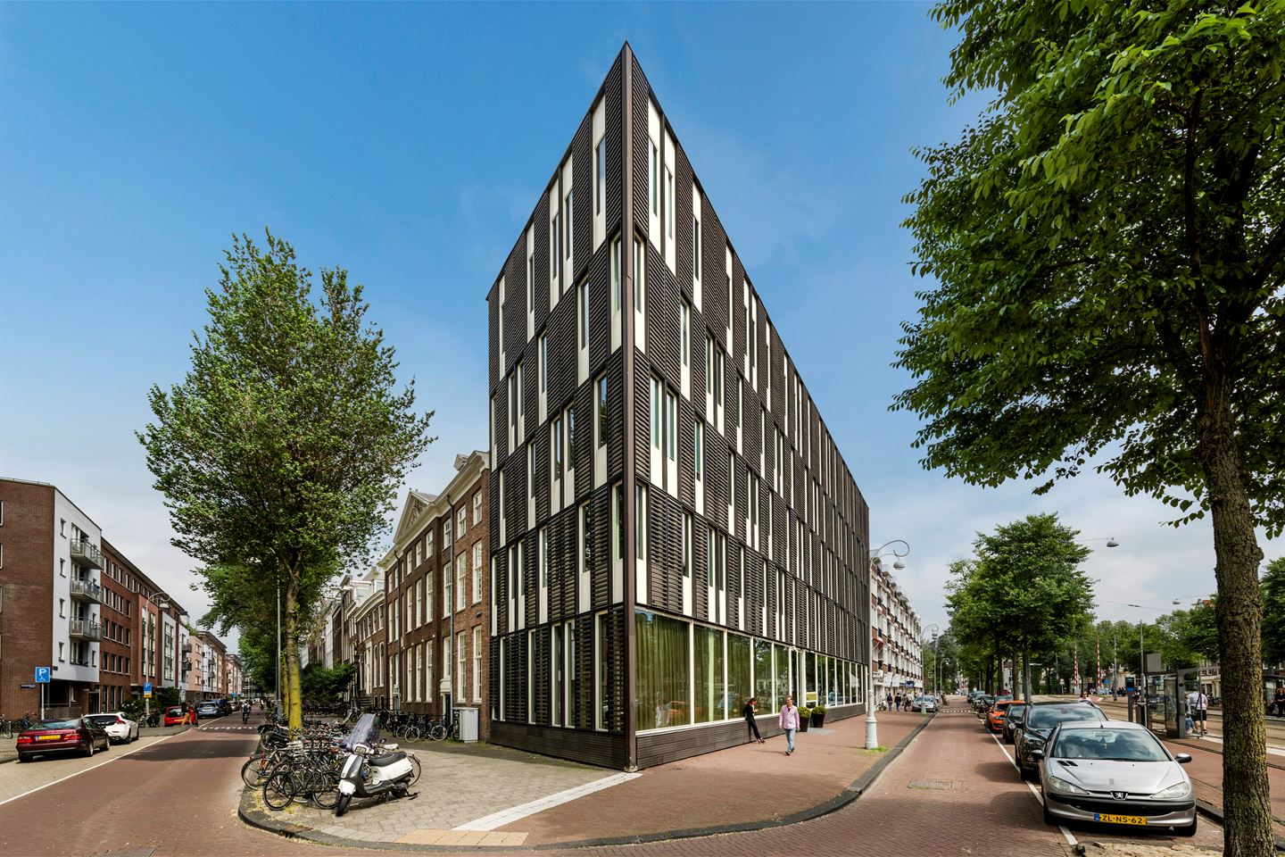 Bekijk foto 2 van Muiderstraat 1