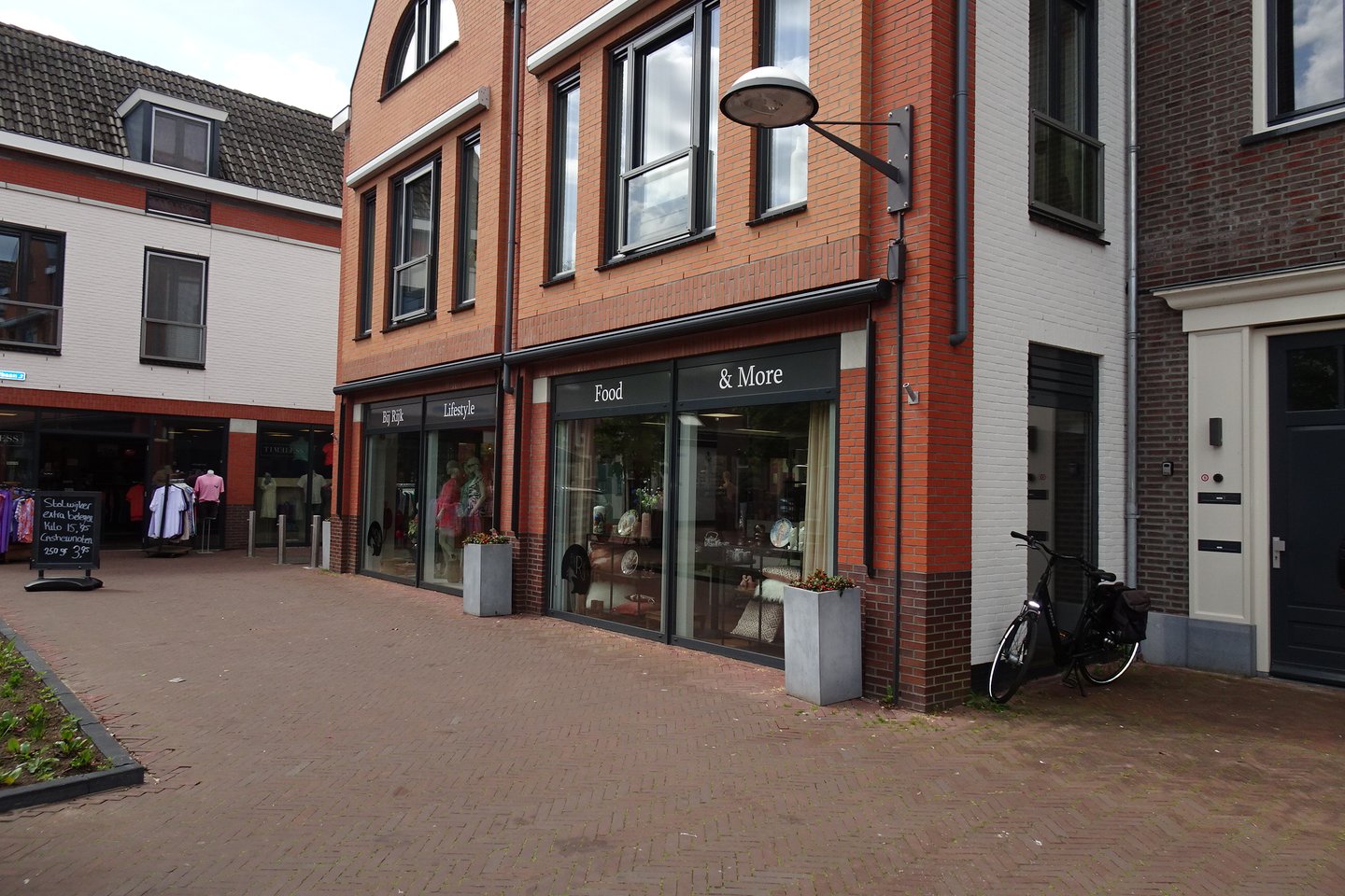 View photo 5 of Dorpsstraat 95