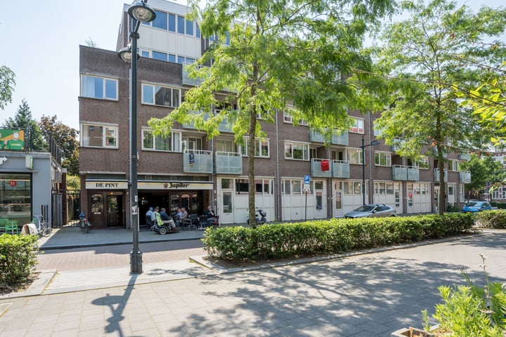 Bekijk foto 2 van Emmastraat 32