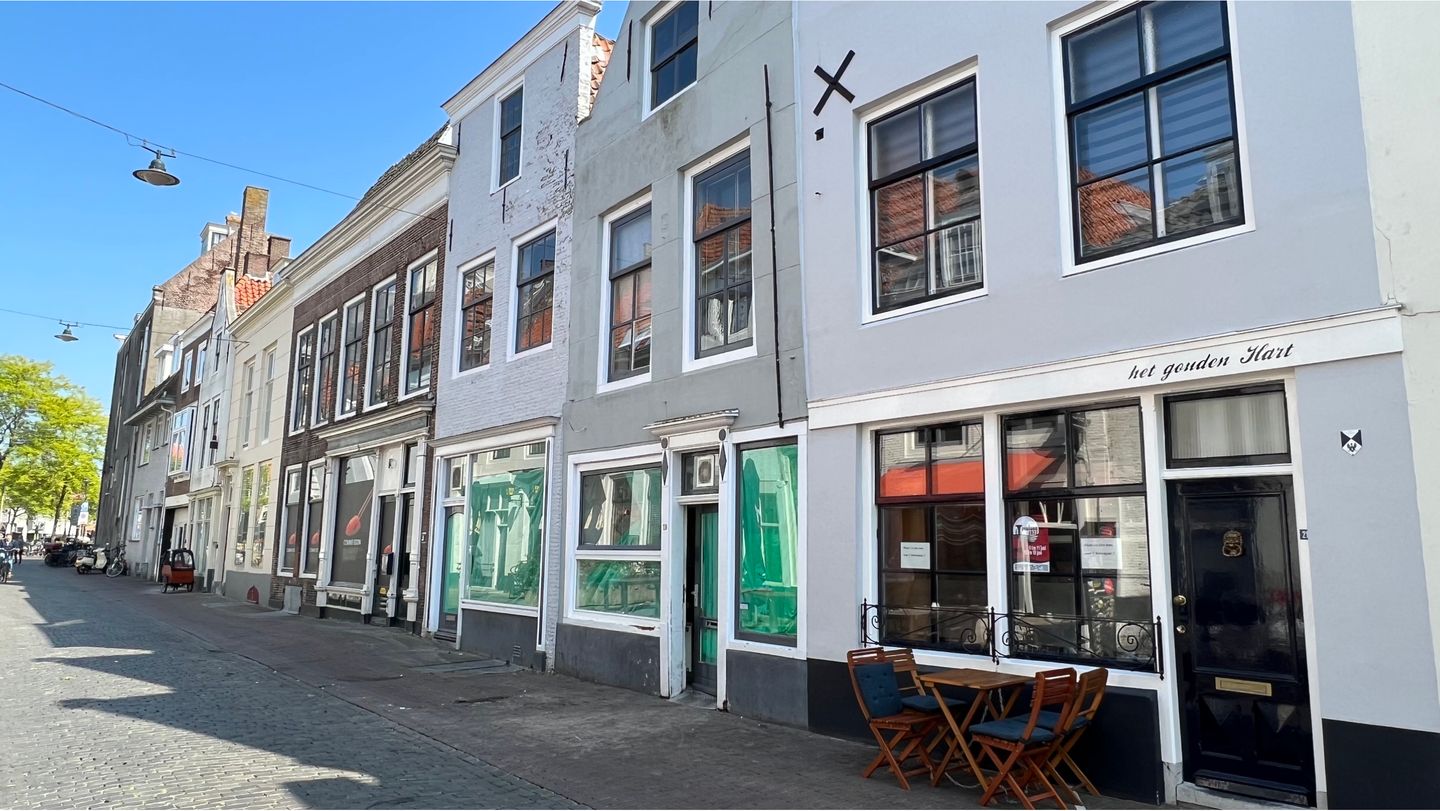 Bekijk foto 1 van Vlasmarkt 17