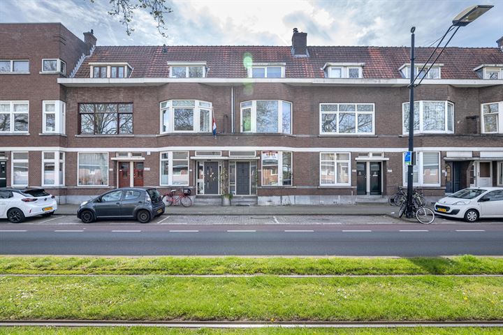 Bekijk foto 1 van Dordtsestraatweg 679