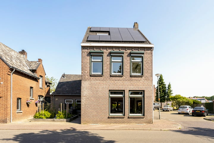 Bekijk foto 1 van Dorpsstraat 55