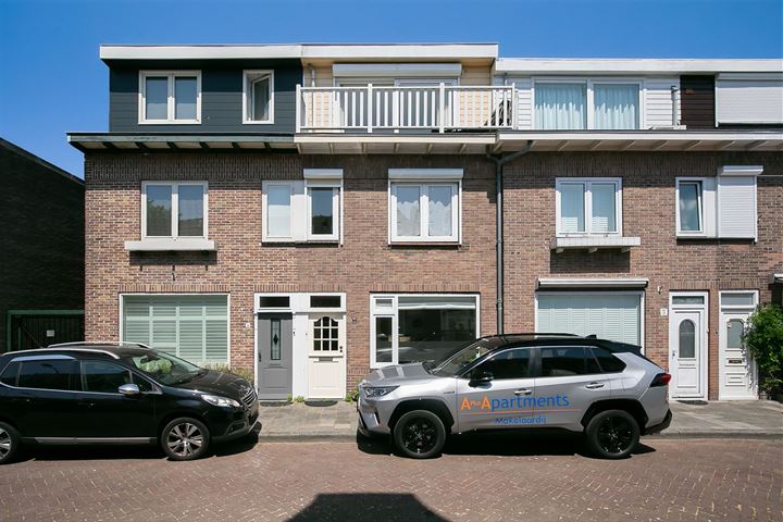 Bekijk foto 1 van IJsselstraat 7