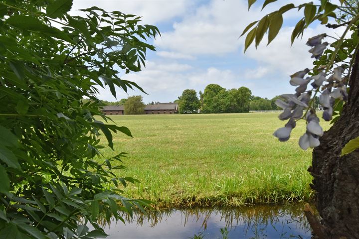 Bekijk foto 73 van Raaphorstlaan 11