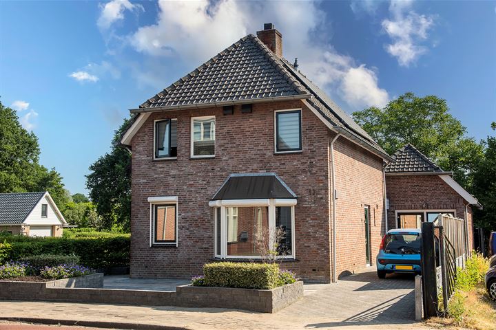 Bekijk foto 1 van Hengevelderstraat 17