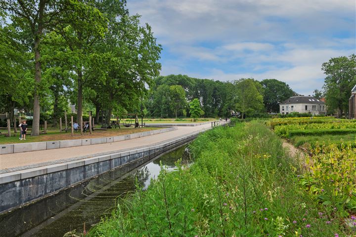 Bekijk foto 36 van Weeresteinstraat 95