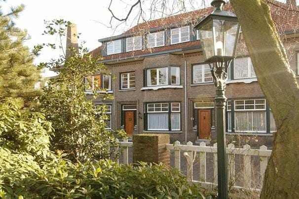 Van Dorpstraat 16