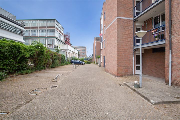 Bekijk foto 31 van Van Dishoeckstraat 114