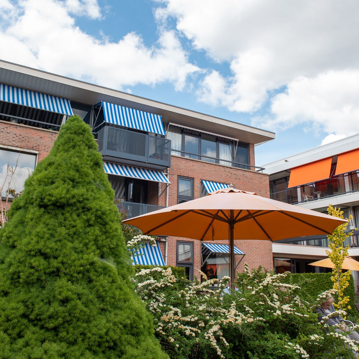 Foto 6 van Irenelaan 1-.