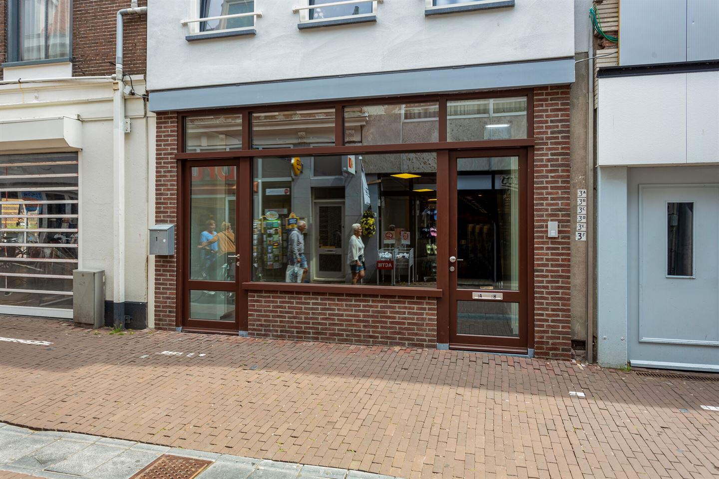 Bekijk foto 3 van Hoogstraat 1