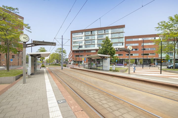 Bekijk foto 43 van Middeldijkerplein 300