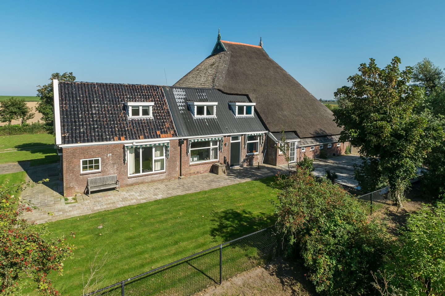 Bekijk foto 3 van Wierumerwei 18 +20