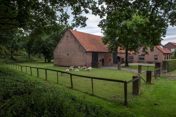 Bekijk foto 12 van Walsbergseweg 7