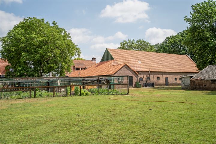 Bekijk foto 40 van Walsbergseweg 7