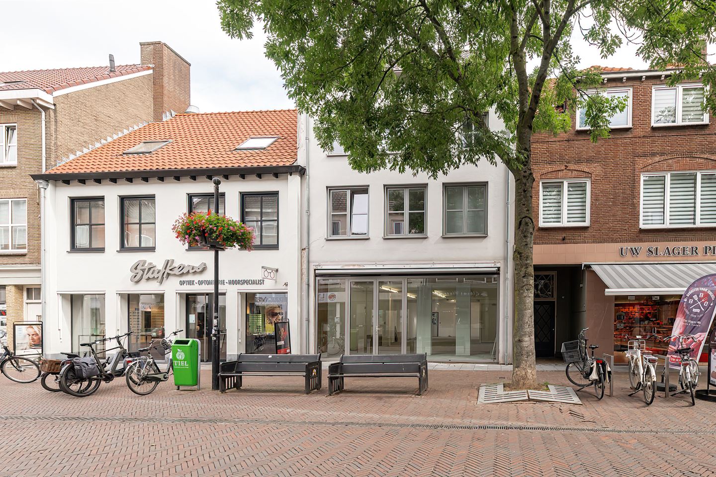 View photo 1 of Hoogeindsestraat 14