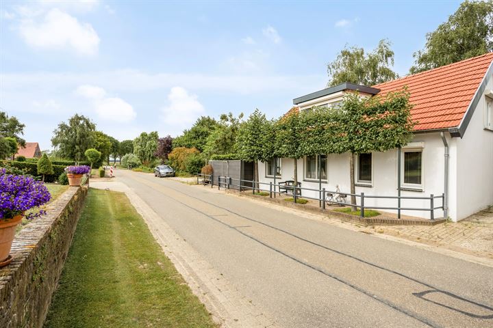 View photo 31 of Velddijksestraat 28