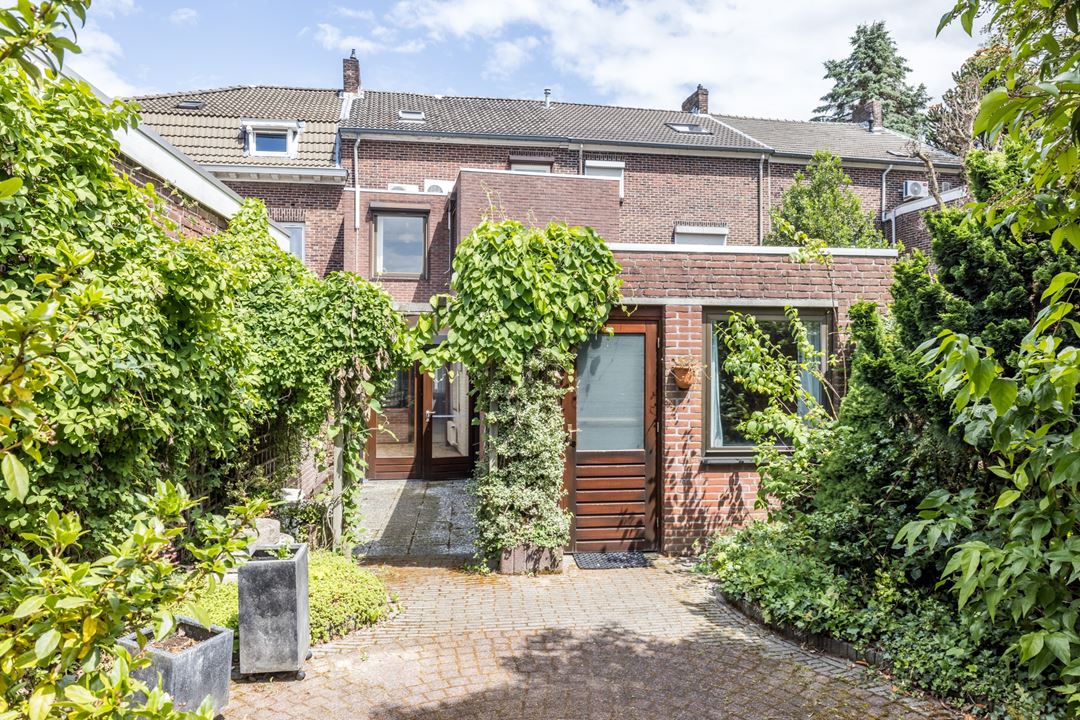 Huis Te Koop St Pieterstraat Cs Kerkrade Funda