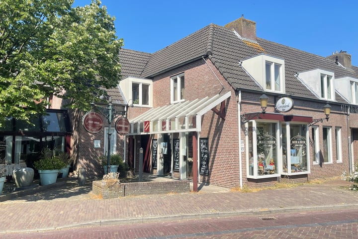 Dorpsplein 18 19