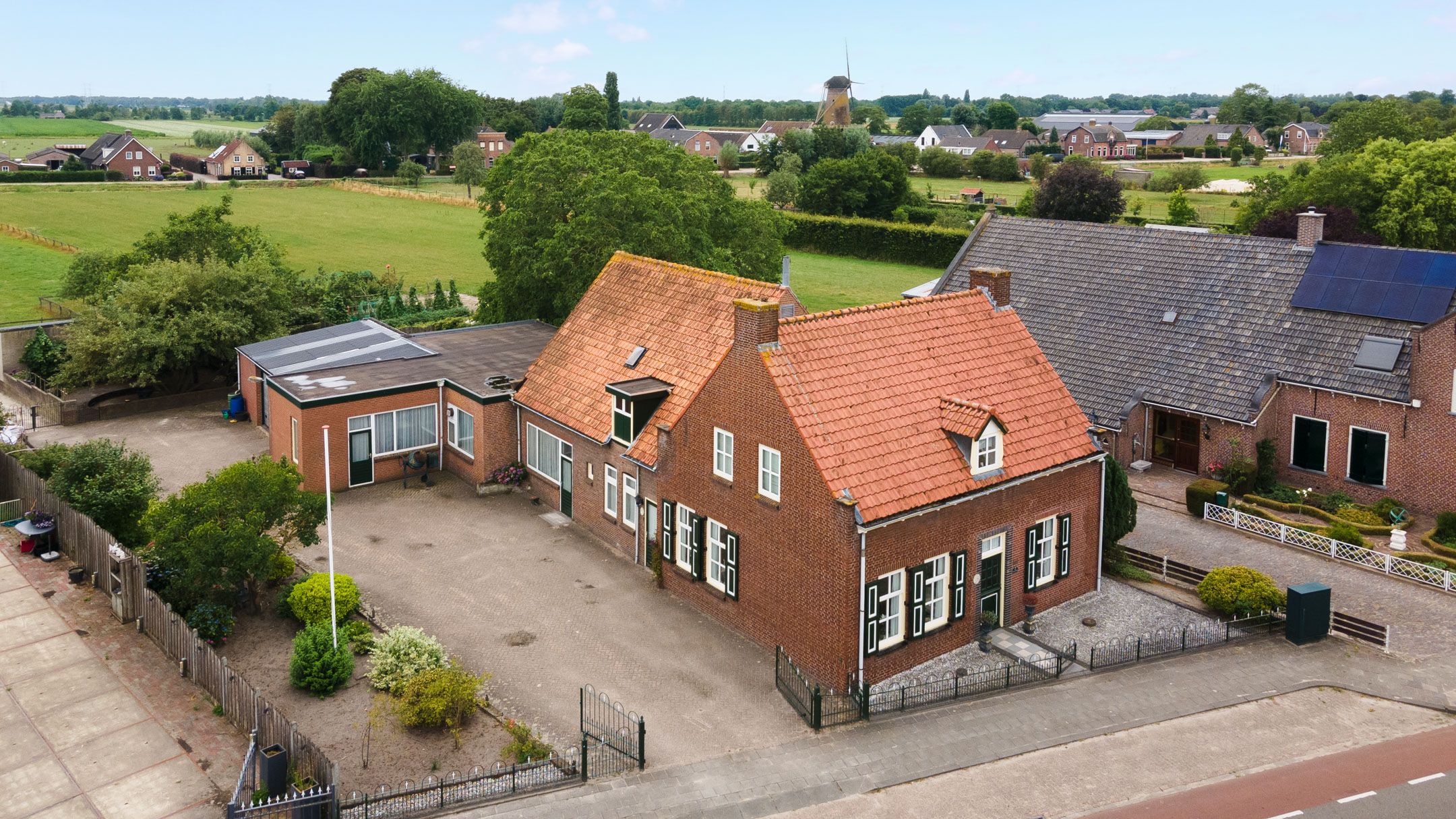 Huis te koop Heistraat 147 5161 GD SprangCapelle [funda]