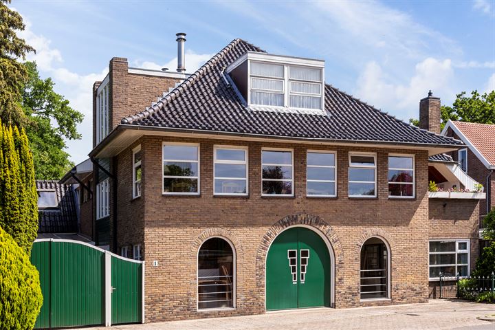 Bekijk foto 1 van Willem de Clercqstraat 1