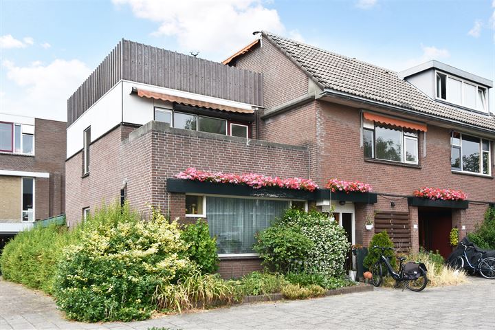 Bekijk foto 36 van Salvador Allendestraat 55