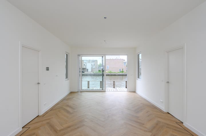 Photo 10 of Hooftstraat 103-A