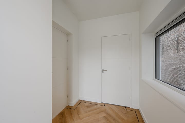 Photo 27 of Hooftstraat 103-A