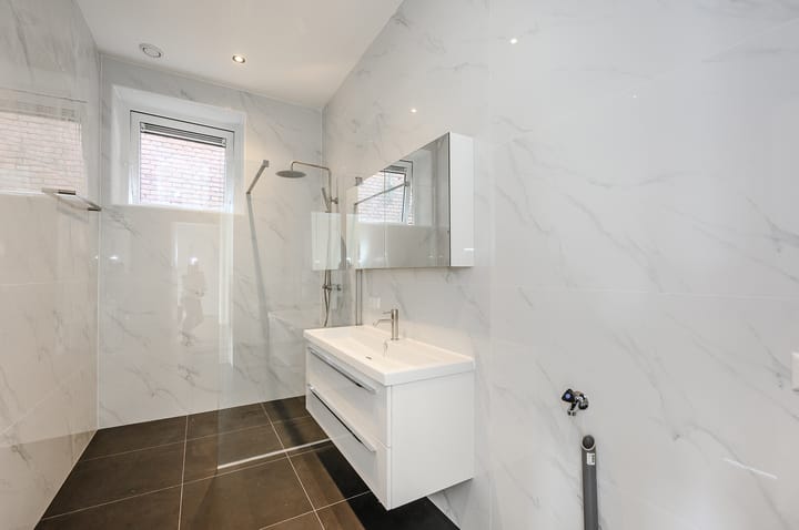 Photo 23 of Hooftstraat 103-A