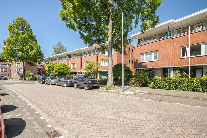 Bekijk foto 31 van Henriette Ronnerstraat 33