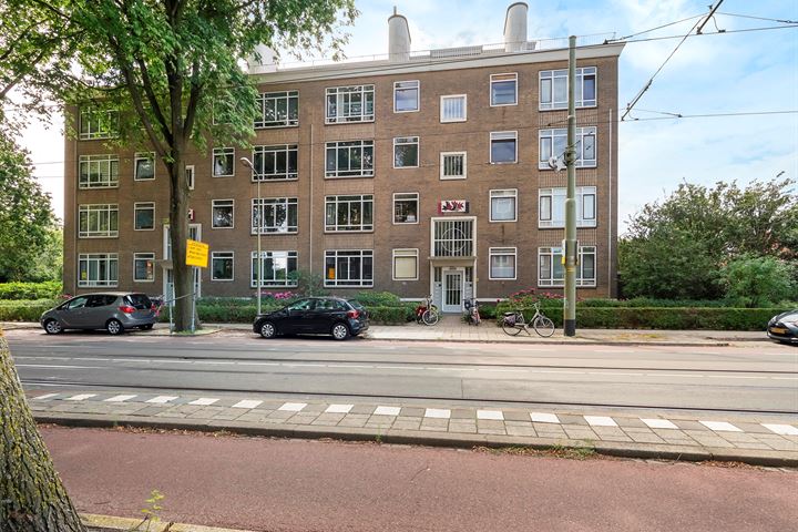 View photo 3 of Goudenregenstraat 330