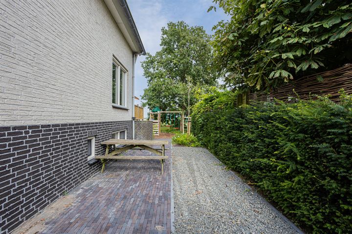 View photo 39 of Pastoor van der Plaatstraat 45