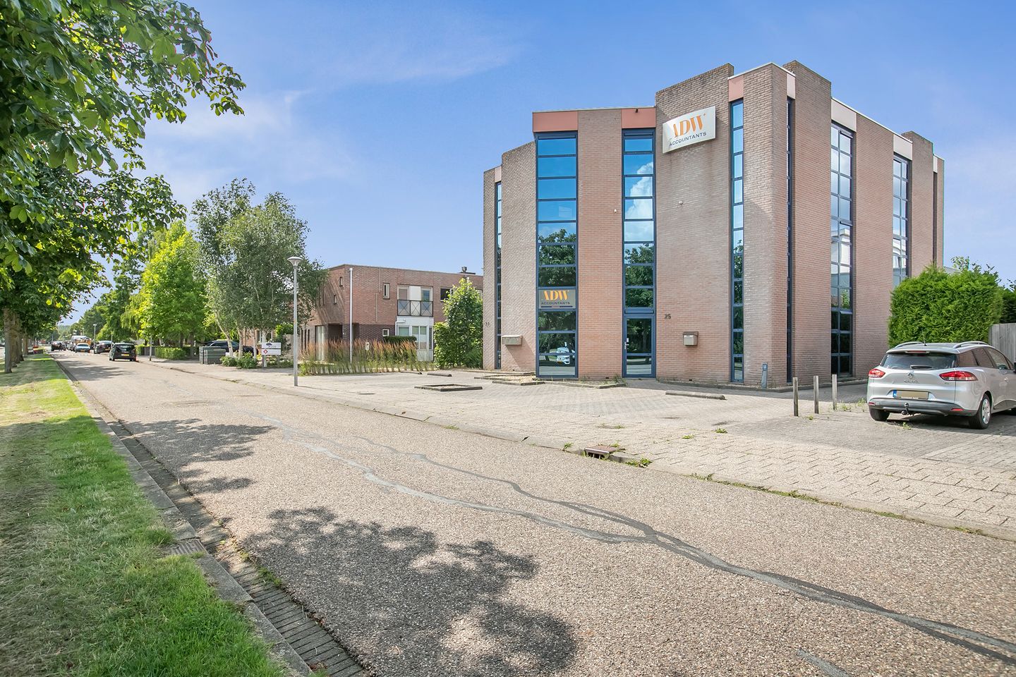 View photo 5 of Planetenveld 25