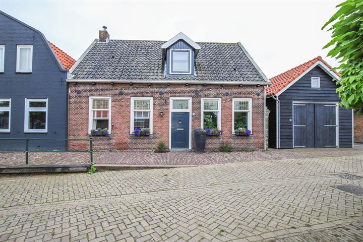 Bekijk foto 1 van Molenstraat 12